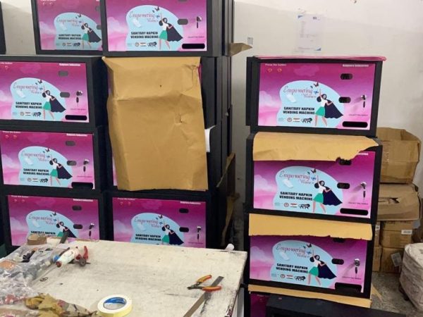 automatic-sanitary-napkin-vending-machine-carefree-hygiene- (9)