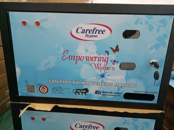 coin-operated-automatic-sanitary-napkin-vending-machine-carefree-hygiene- (4)